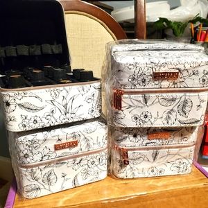 Essential oil travel carry case